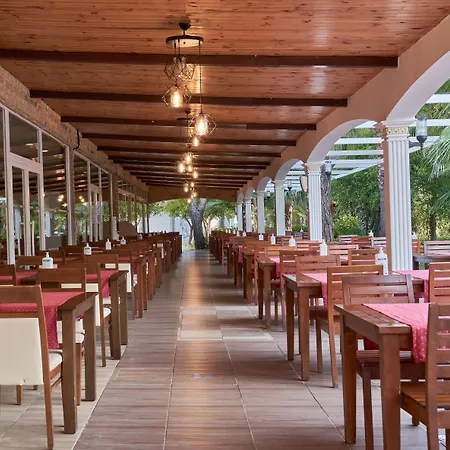 Maya Golf Side