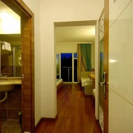 Maya Golf Otel 4*