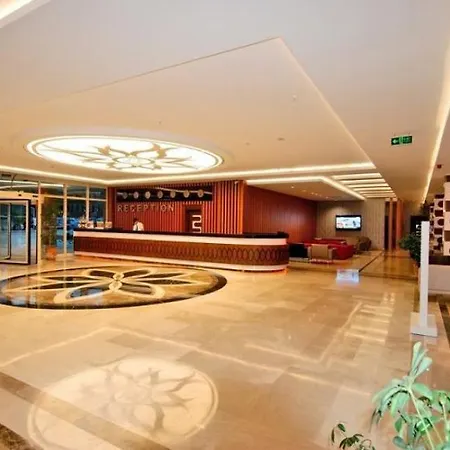 Maya Golf Side